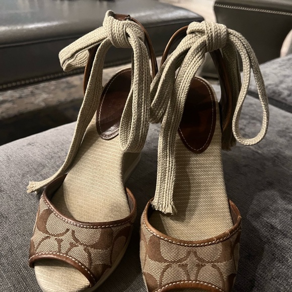 Authentic Coach Wedge Sandals (brown) - Picture 3 of 5